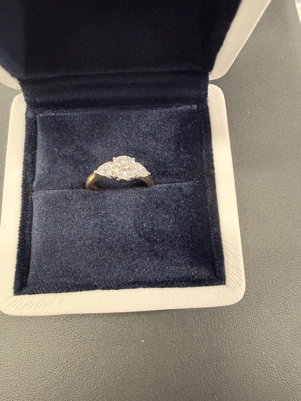 Partridge Diamond 0.75ct central stone 0.2ct each side stone Ring in Gold